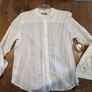 Women’s White buttoned down top